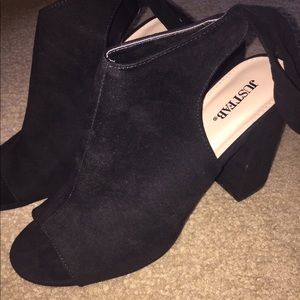 Black tie around the ankle peep toe heels